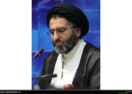 در مشهد بود اما نامه‌ هایش را از جبهه برای ما می‌فرستاد