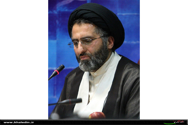 در مشهد بود اما نامه هایش را از جبهه برای ما میفرستاد