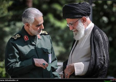من حضرت آیت‌الله‌العظمی خامنه‌ای را خیلی مظلوم و تنها می‌بینم