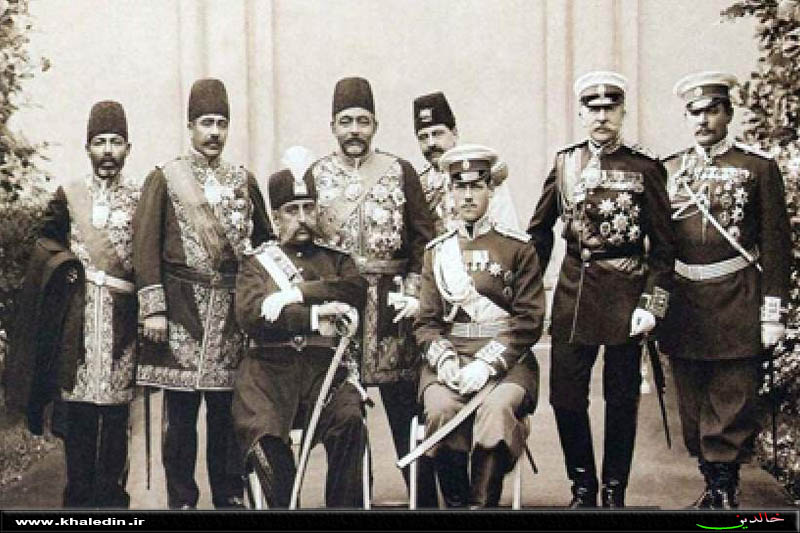 مظفرالدین شاه در مراسم اولين مجلس شورای ملی