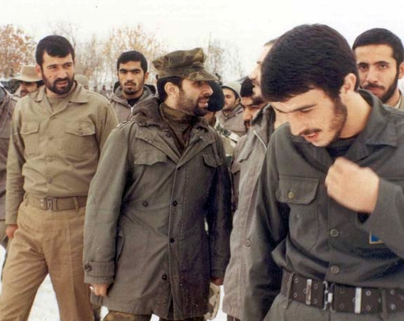 میگفتن کاوه کوموله بوده ، حرفش میشه پولاشونو برمیداره میاره سپاه