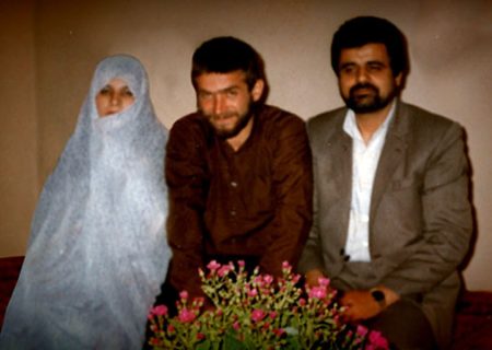 اسم من علی چیت سازیانه بسیجی ام و هر لحظه ممکنه شهید یا مجروح یا اسیر بشم
