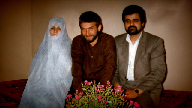 اسم من علی چیت سازیانه بسیجی ام و هر لحظه ممکنه شهید یا مجروح یا اسیر بشم