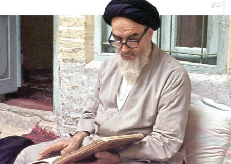 در خارج نشسته اند ، شایعه سازی میکنند تا کشور را به حال اوّل برگردانند