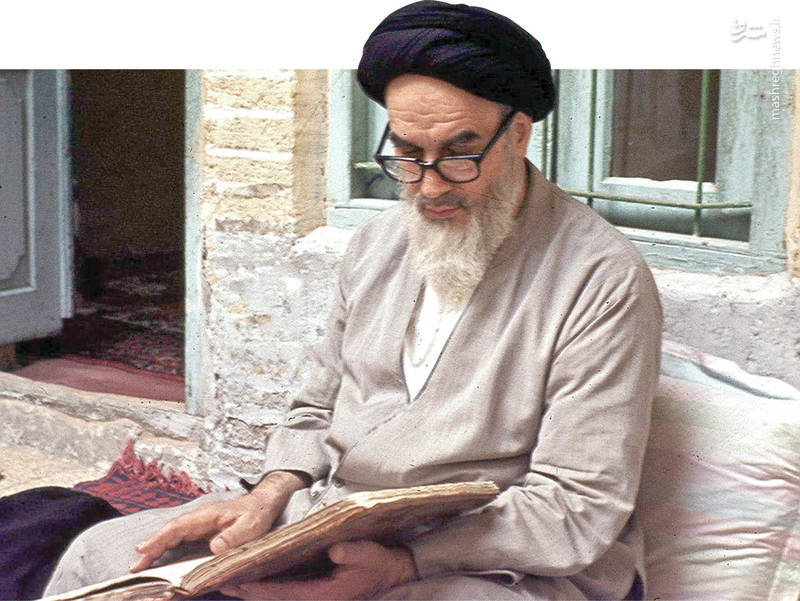 در خارج نشسته اند ، شایعه سازی میکنند تا کشور را به حال اوّل برگردانند