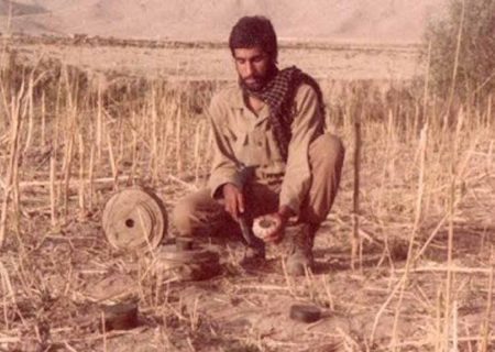 شهیدی که لوله ی سرخ تیربار را با دست گرفت و بالا برد تا جان همرزمانش را نجات دهد