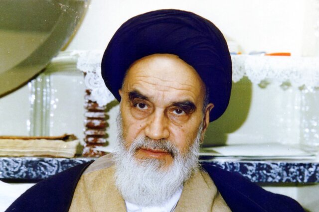 باید به دیگران ما حسن ظنّ و نسبت به خودمان سوء ظنّ داشته باشیم