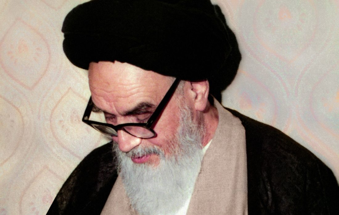 با کدام معیار خون جوانان را نادیده میگیرید و با ملت به جنگ اعصاب برخواسته اید؟