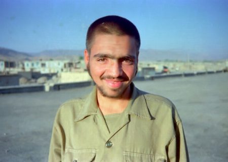 دسته گلی که شهید رحمان میرزازاده به آب داد