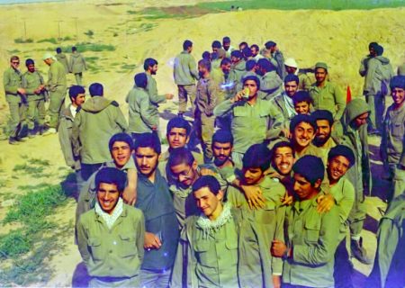 چهارده نفر از بچه ها شهید شدند و ما شیمیایی شدیم