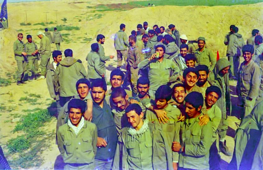 چهارده نفر از بچه ها شهید شدند و ما شیمیایی شدیم