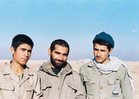 مسئول چایی گردان شده بود