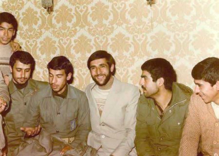 یک دستی برای سید مرتضی بلند کنید