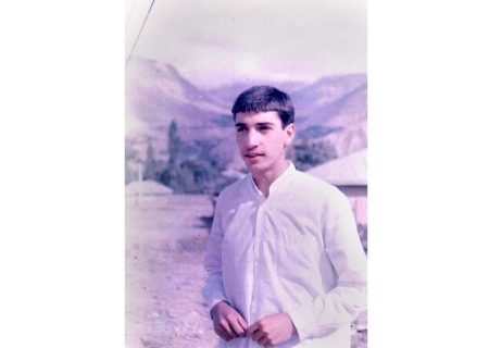از همون لحظه ی اول توی دل همه نفوذ کرده بود
