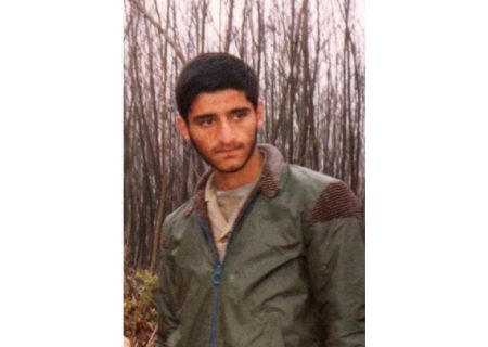 نه میجوشید ، نه میگفت ، نه میخندید