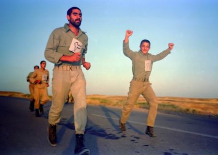 یک روز به شما خبر می‌رسد که این پاها چه کار کردند