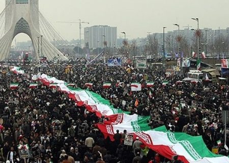 صدای قدم های مردمی که در جشن چهل و پنجمین سالگرد پیروزی انقلاب سنگ تمام گذاشتند