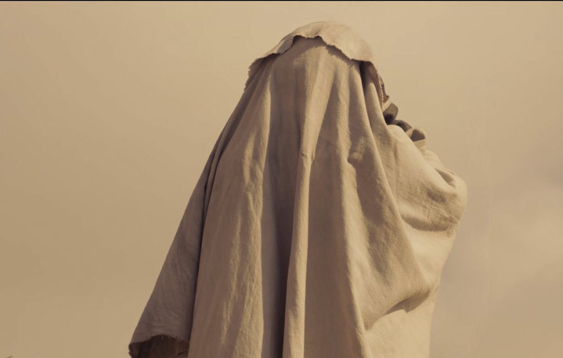 آيا مى‌خواهيد چيزى به شما بياموزم كه از خدمتکار بهتر باشد؟