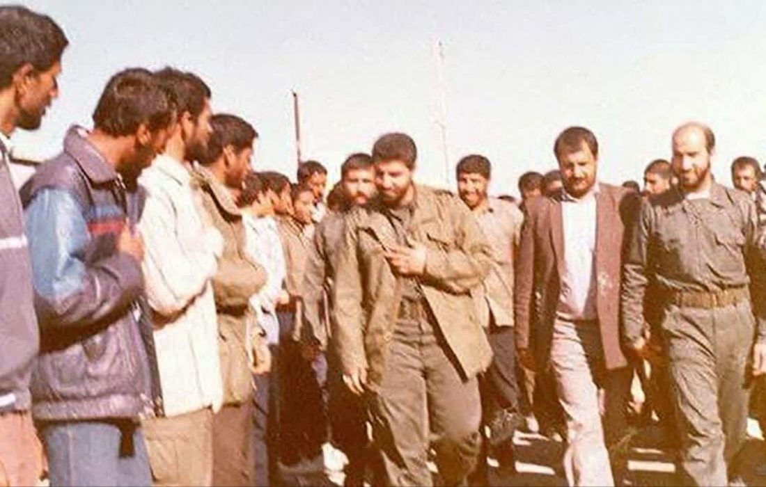 چرا من را دم در نگهداشتی ؟