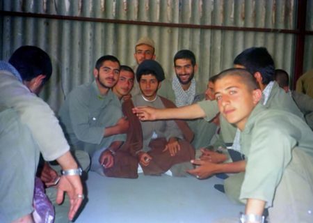 گفتم امام گفته که سنگر دانش آموزها مدرسه و علم است