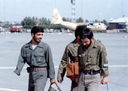 اشک‌های چشمانش می‌گفت او نیامده که برگردد