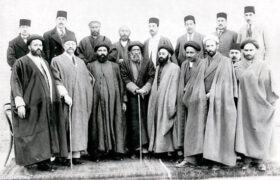 مجسمه رضاشاه مثل خودش دورو دارد