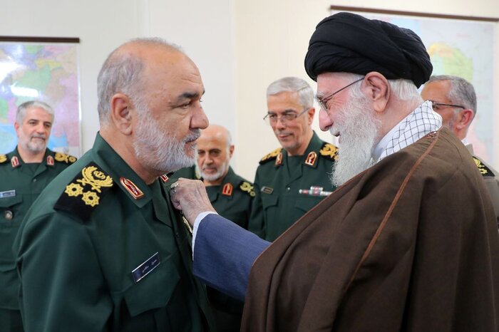 فرمانده ای که قرائت ،تدبر، پناه و تصمیمش همه در پرتو آیات الهی بود
