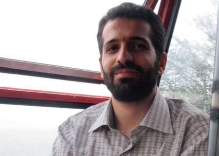 نماز شب می‌خواندیم تا قد بکشیم