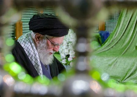 میگفتند رهبر ایران در پناهگاه های چنین و چنان است. دروغ میگفتند.
