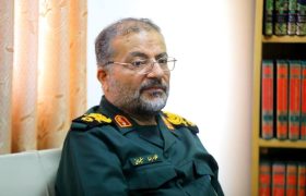 هیچ پادشاهی در دنیا به اشغالگران کشورش احترام نظامی نگذاشته غیر از رضاخان