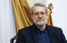 انسان با فکر درباره ی ایران از واژه ی تسلیم استفاده نمیکند