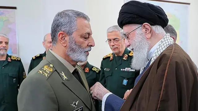 اگر کل دنیا را از دست بدهی چیزی را از دست نداده ای…
