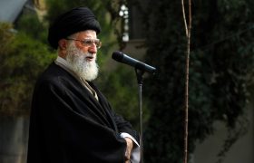 آقا فرمودند ما باید یک سری آیات قرآن را در ذهن توده مردم حک کنیم