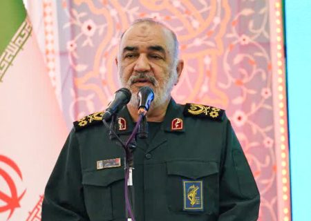 اگر آمریکا تهدید کرد، مذاکره را ترک و کار را به ما نیروهای مسلح بسپارید
