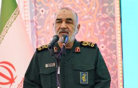 اگر آمریکا تهدید کرد، مذاکره را ترک و کار را به ما نیروهای مسلح بسپارید